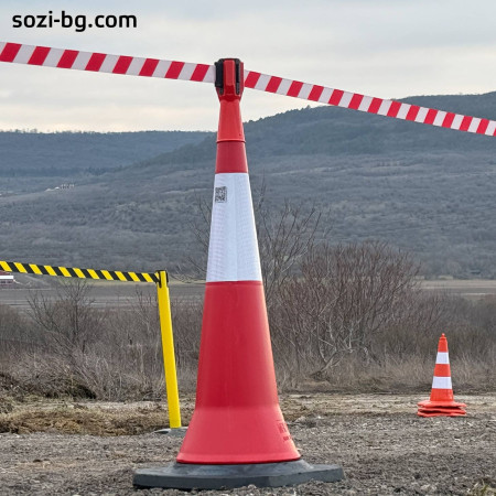 KON08 – Cone Topper with 3m Retractable Red-White Belt